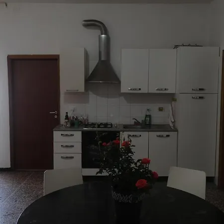Quarto em Acomodações Particulares Private In Zona San Donato *